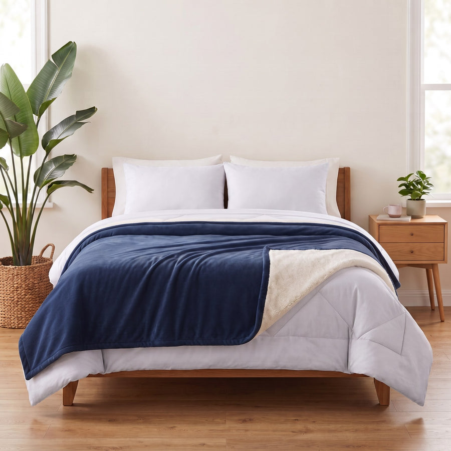 SoftCloud® Sherpa Throw – Midnight Navy